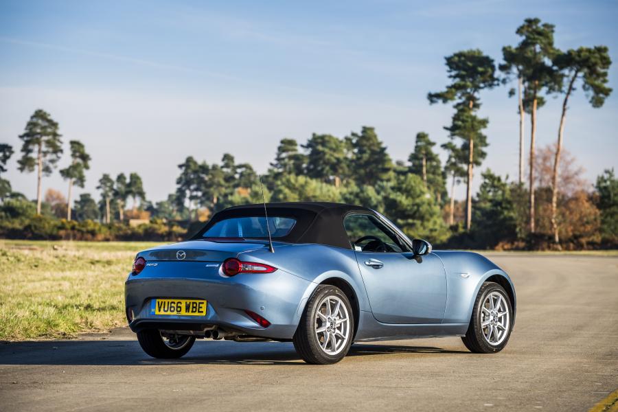  Mazda MX-5 Arctic 2017 года  (UK) (фото 37 из 53)